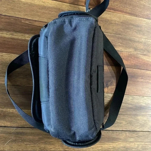 Lowpro black camera case - Picture 9 of 9